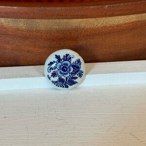 Flower Blue White Glazing Delfts Blue Look Vintage Glazed Pottery Brooch